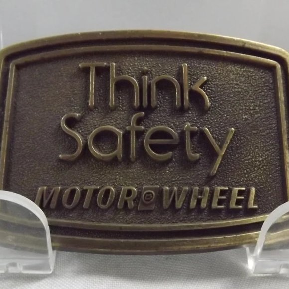 Think Safety Motor Wheel Belt Buckle - Picture 3 of 7